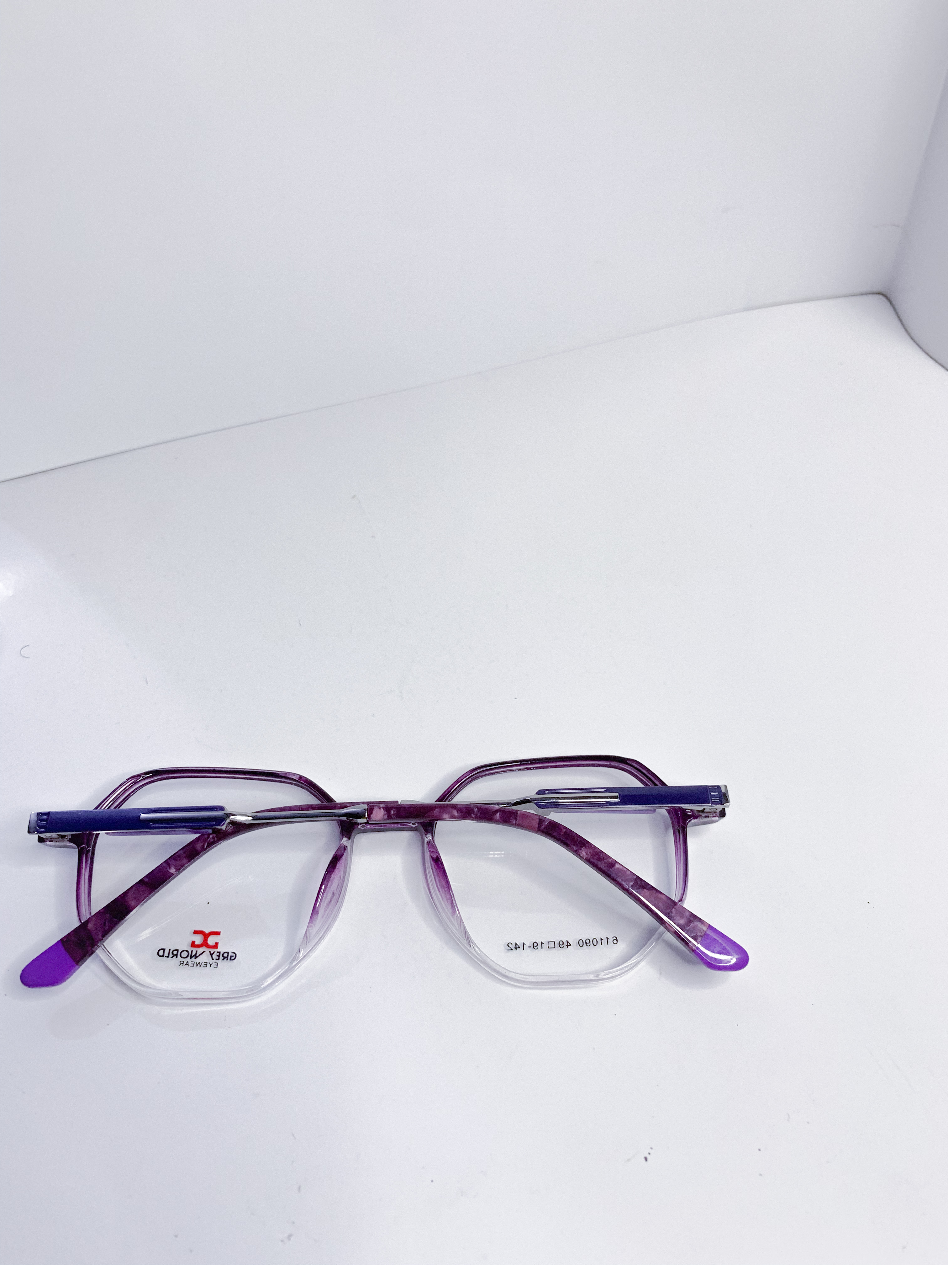 Hexagonal purple women wear