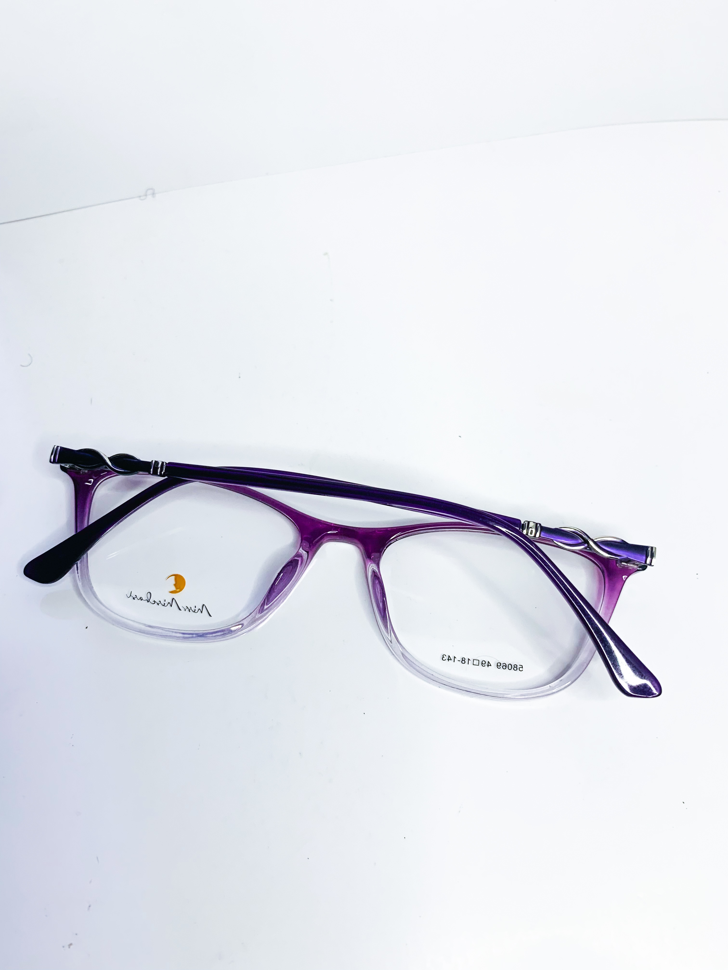 Cat eye purple wear