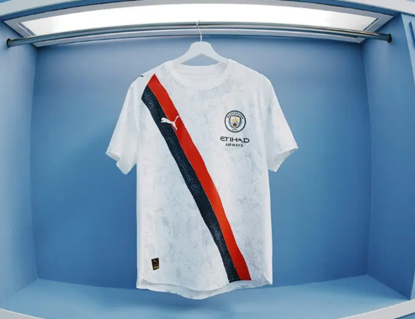 mancity away kit