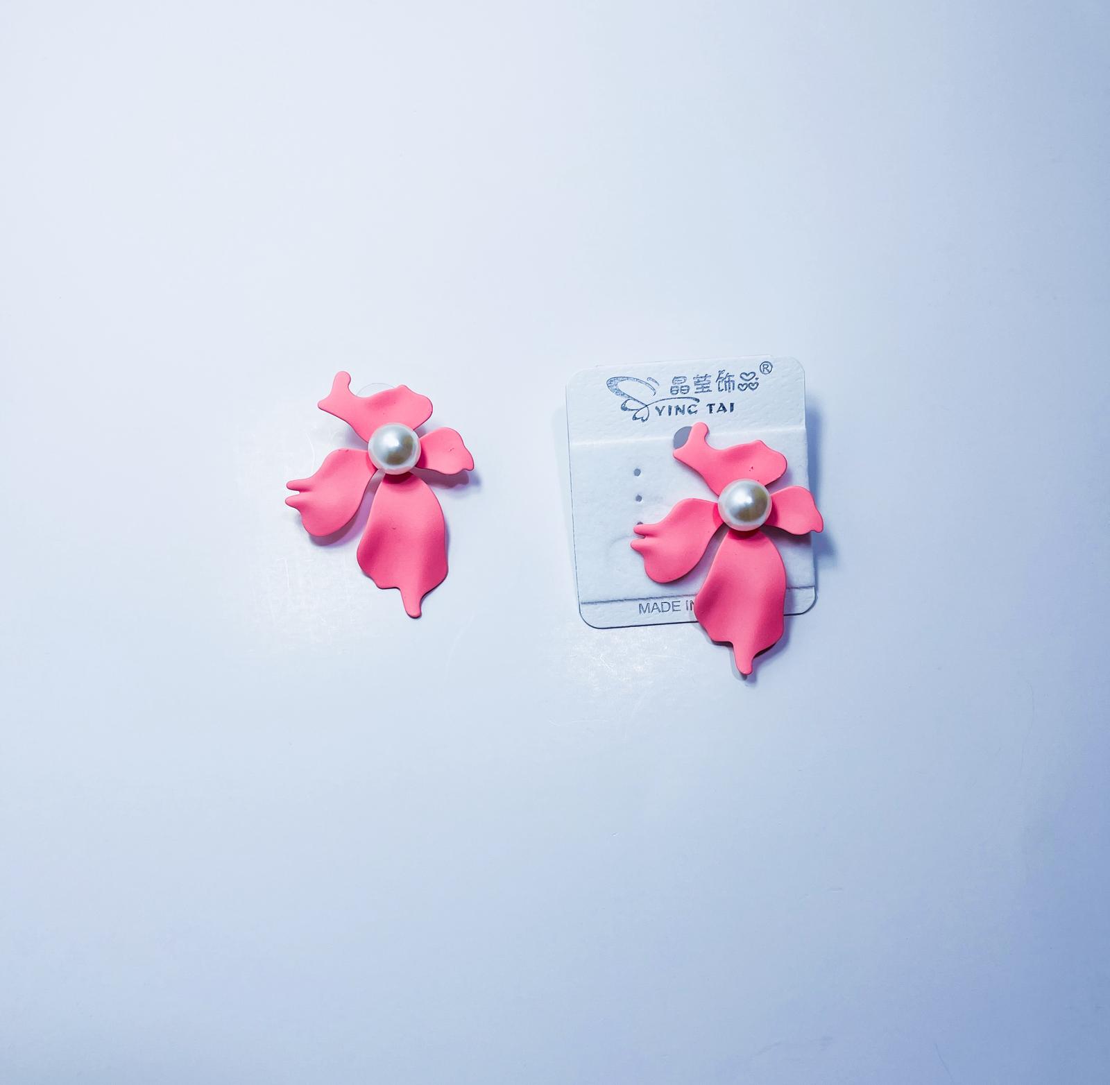 Pink flowered ear ring