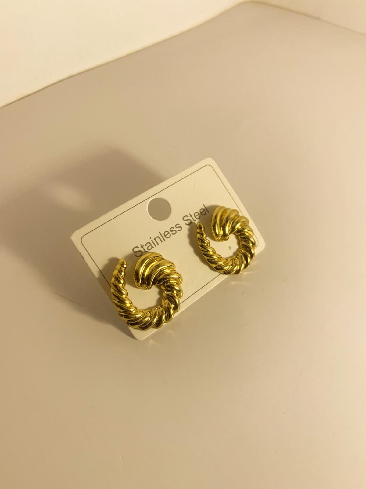 Spiral gold ear-ring