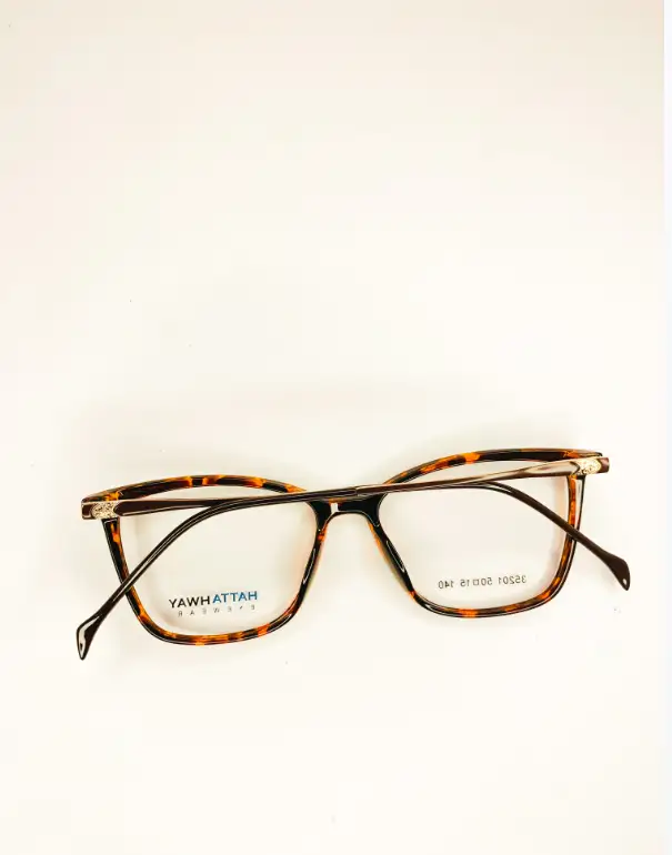Leopard women spects