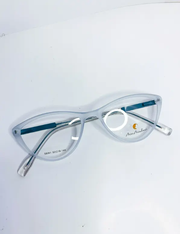 Cat eye women wear