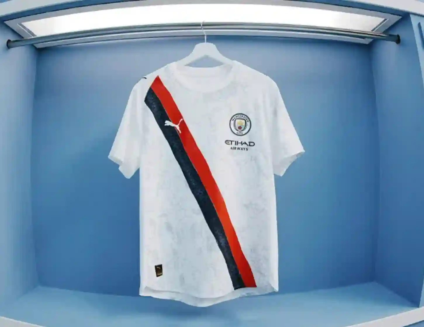 mancity away kit