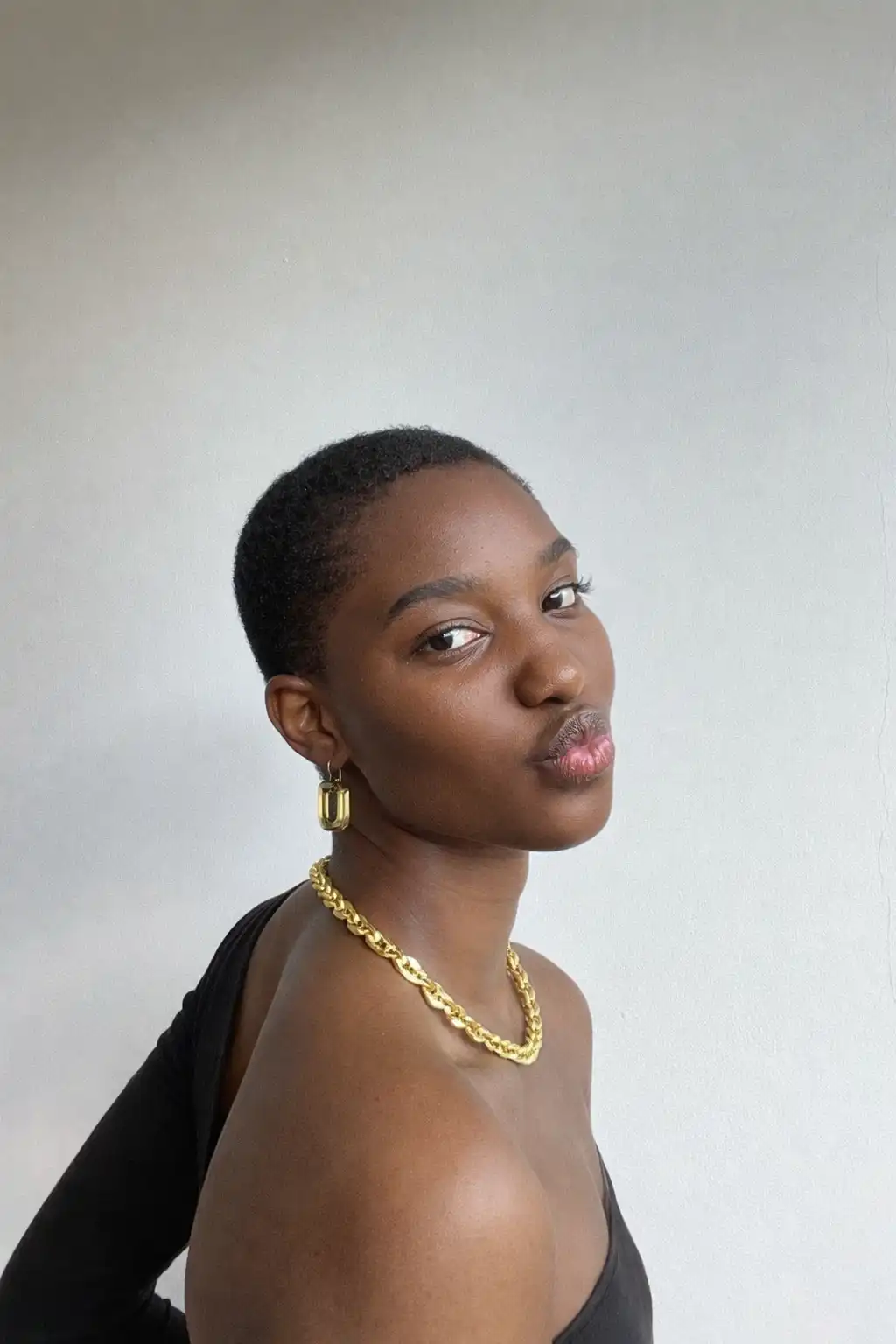 short golden necklace